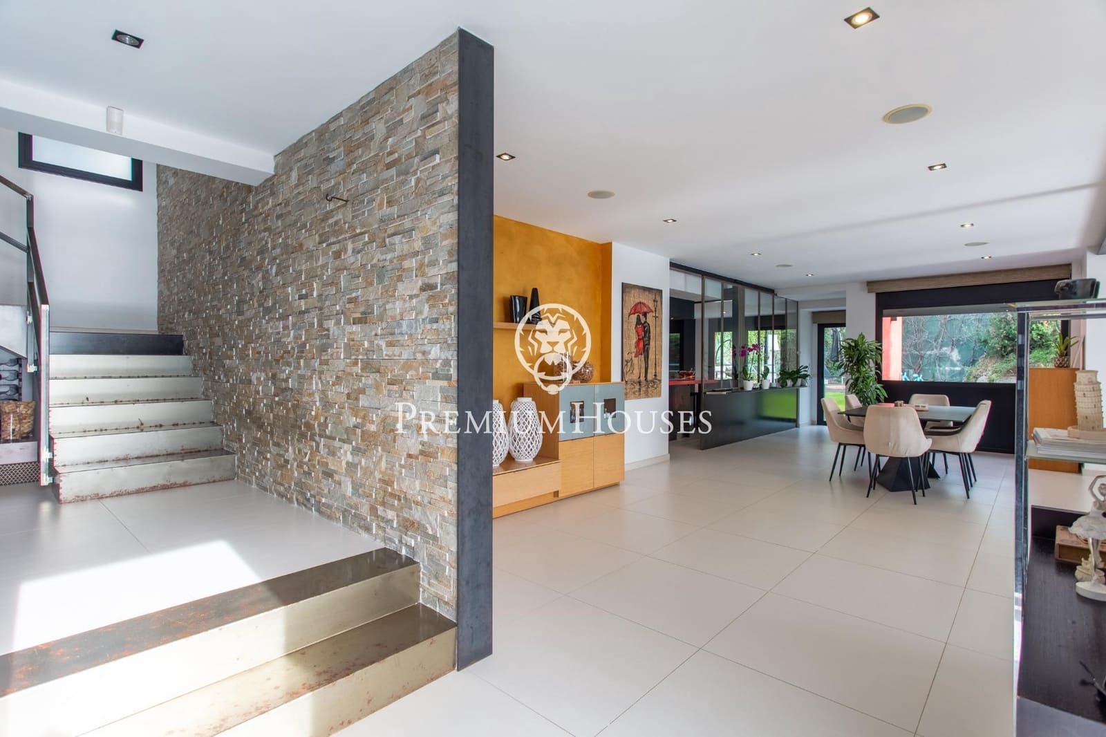 5 bedroom Villa for rent in Cabrils with pool garage - € 8,000 (Ref: 9831352)