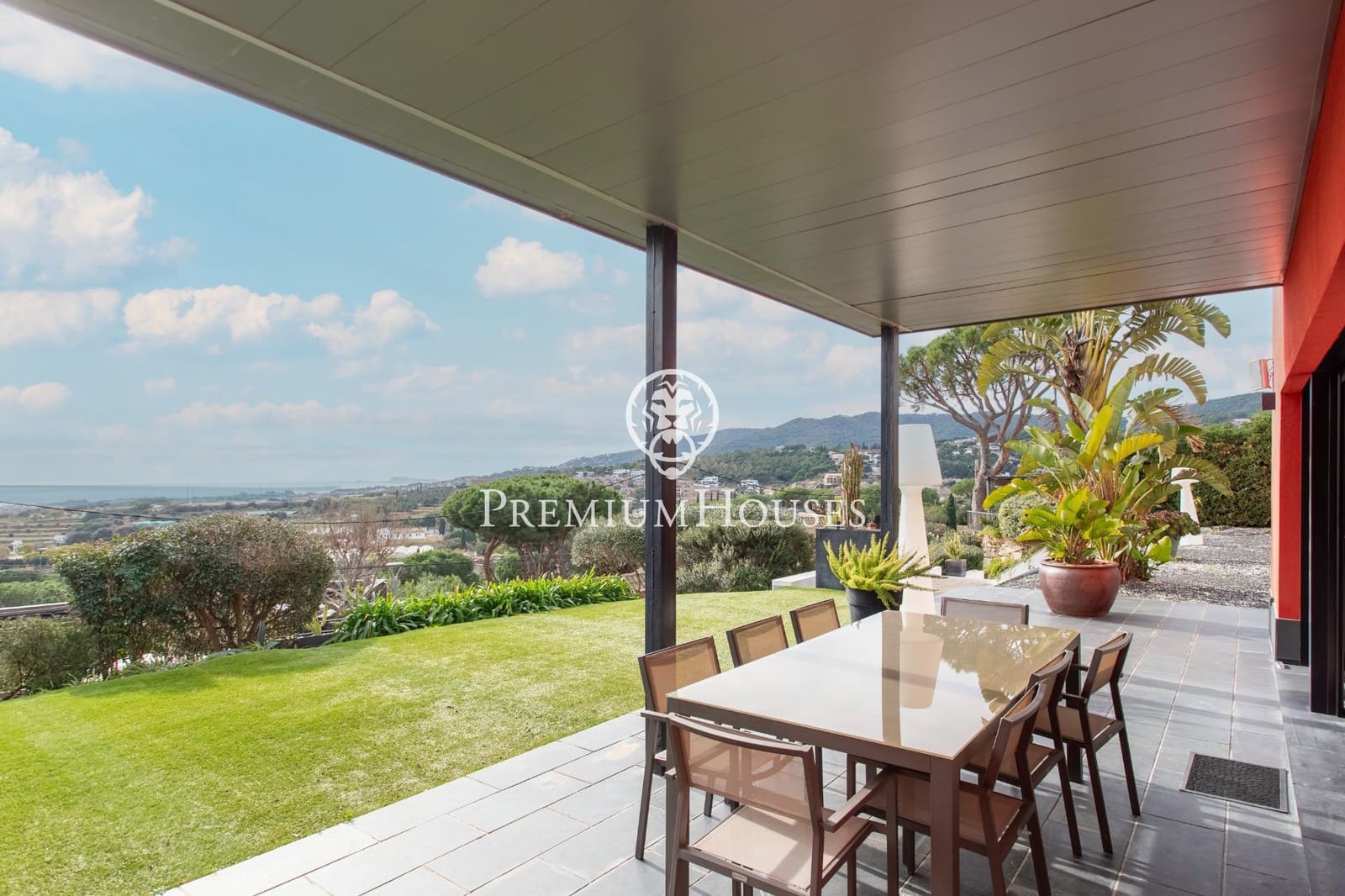 5 bedroom Villa for rent in Cabrils with pool garage - € 8,000 (Ref: 9831352)