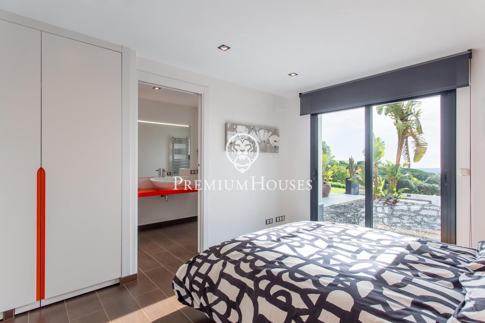 5 bedroom Villa for rent in Cabrils with pool garage - € 8,000 (Ref: 9831352)