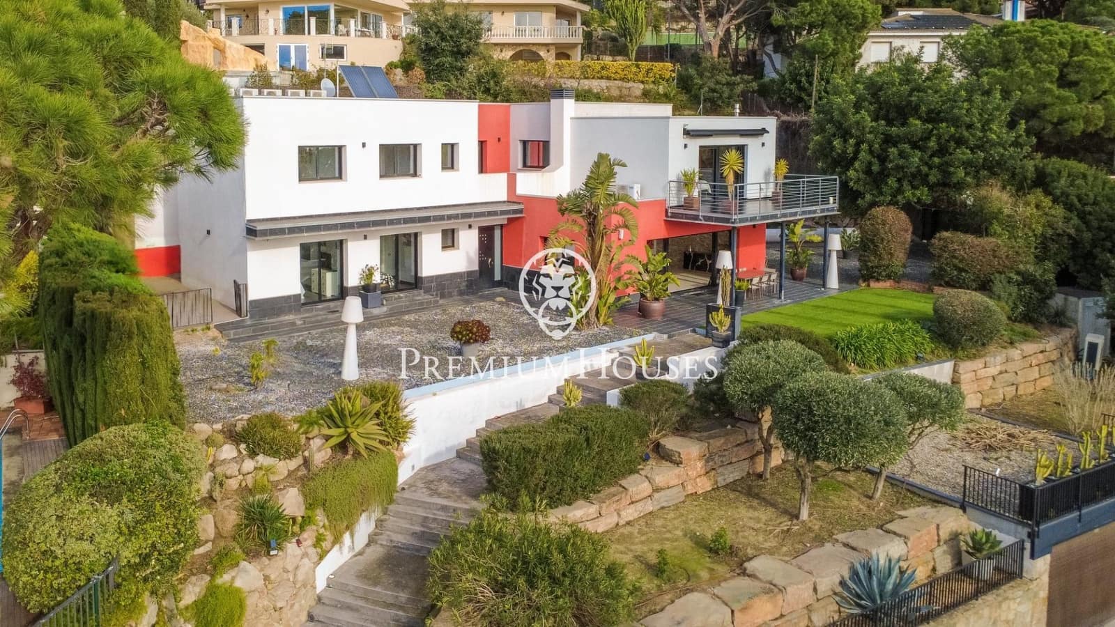 5 bedroom Villa for rent in Cabrils with pool garage - € 8,000 (Ref: 9831352)