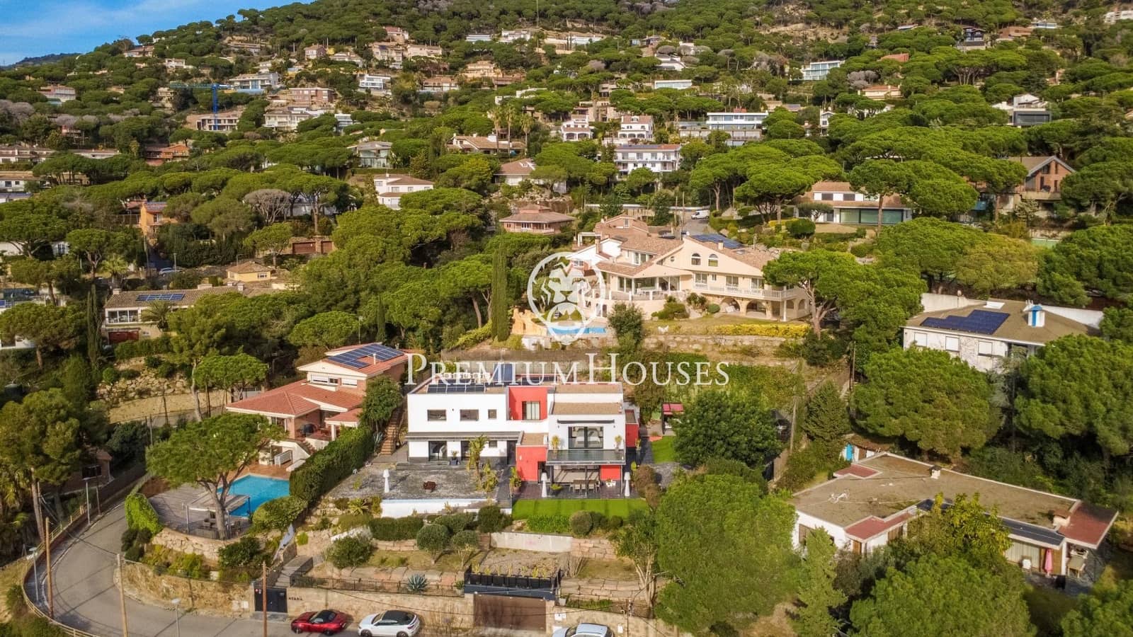5 bedroom Villa for rent in Cabrils with pool garage - € 8,000 (Ref: 9831352)