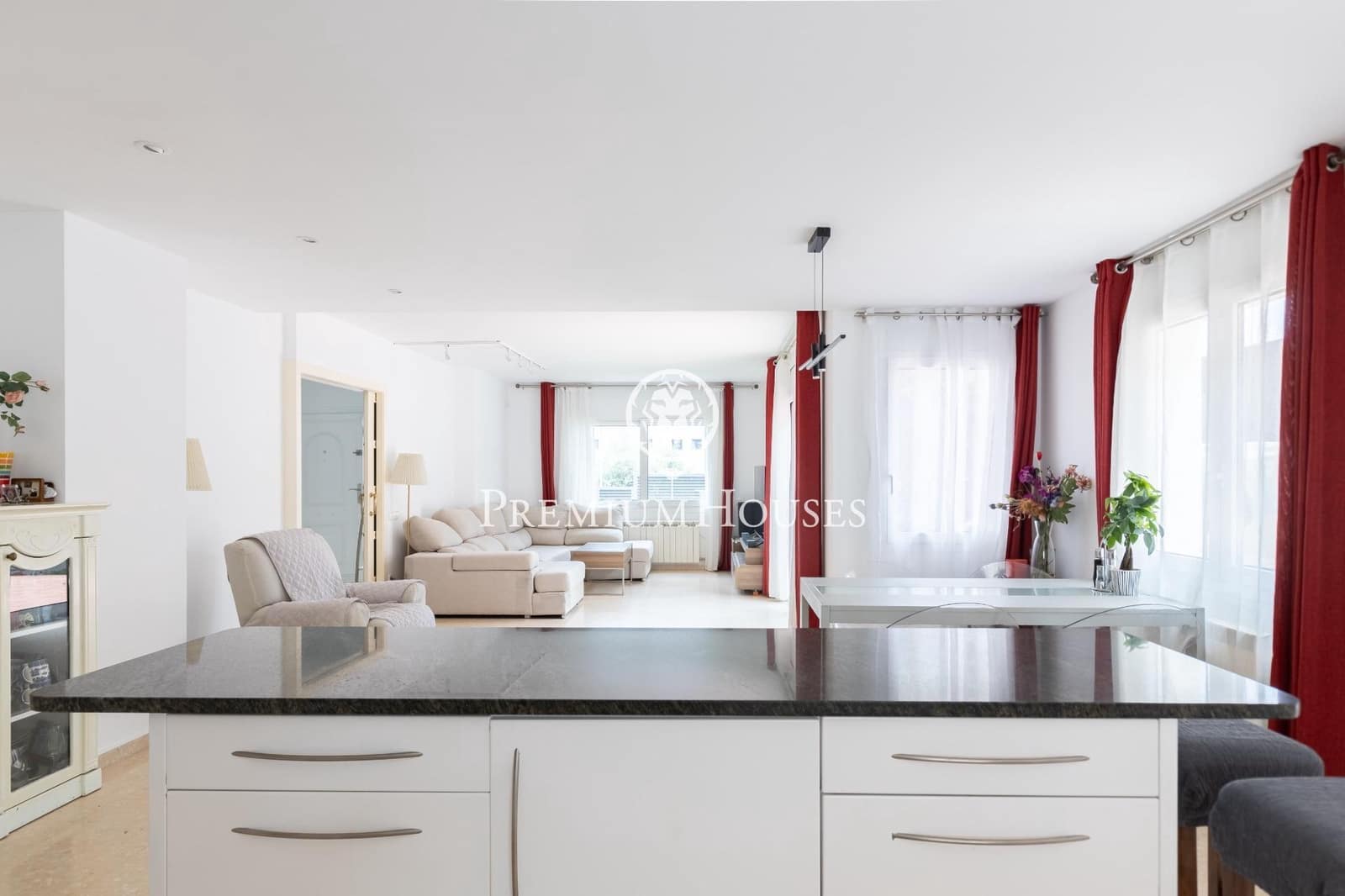 5 bedroom Villa for sale in Alella with garage - € 1,175,000 (Ref: 9846234)