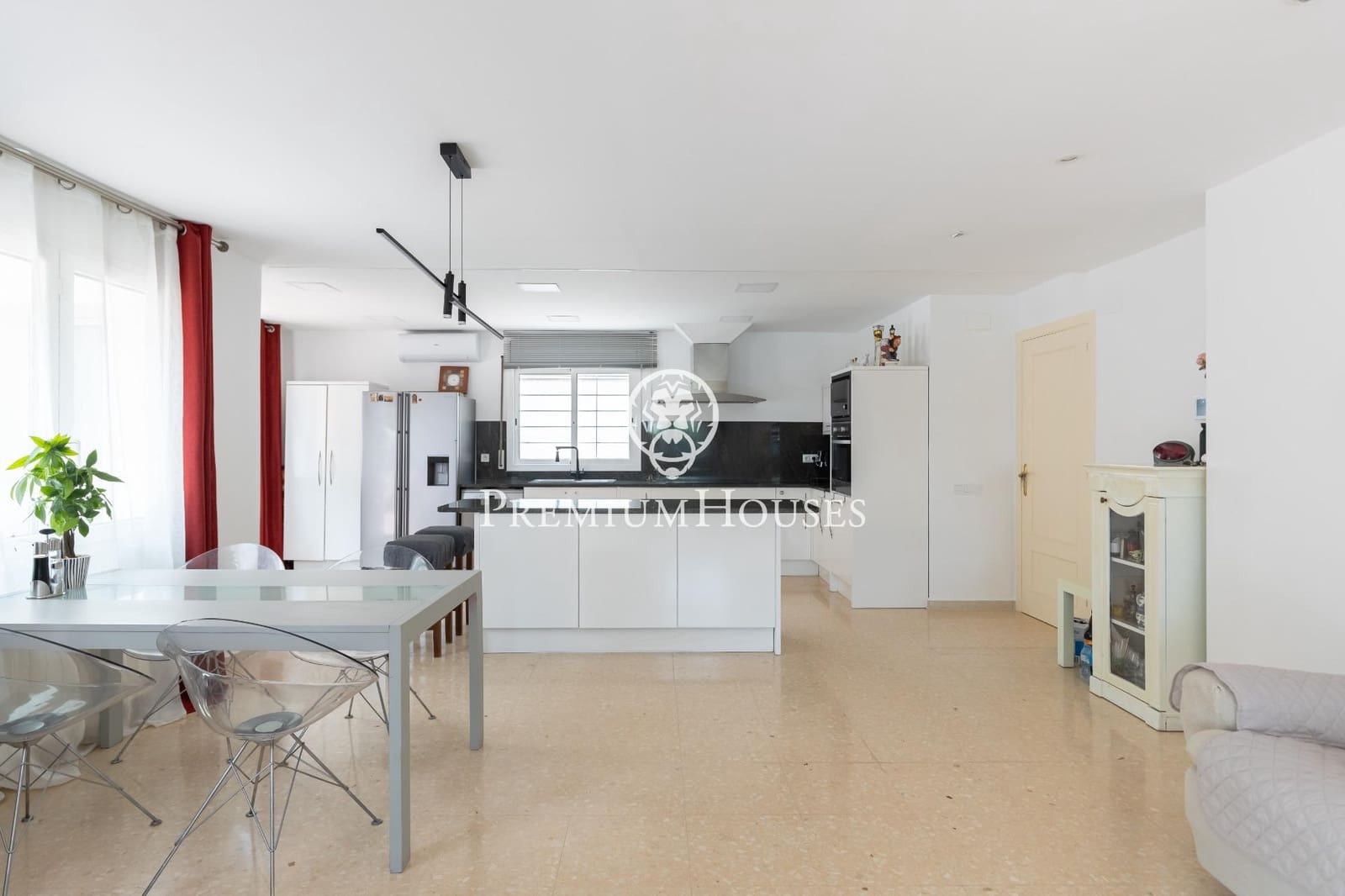 5 bedroom Villa for sale in Alella with garage - € 1,175,000 (Ref: 9846234)