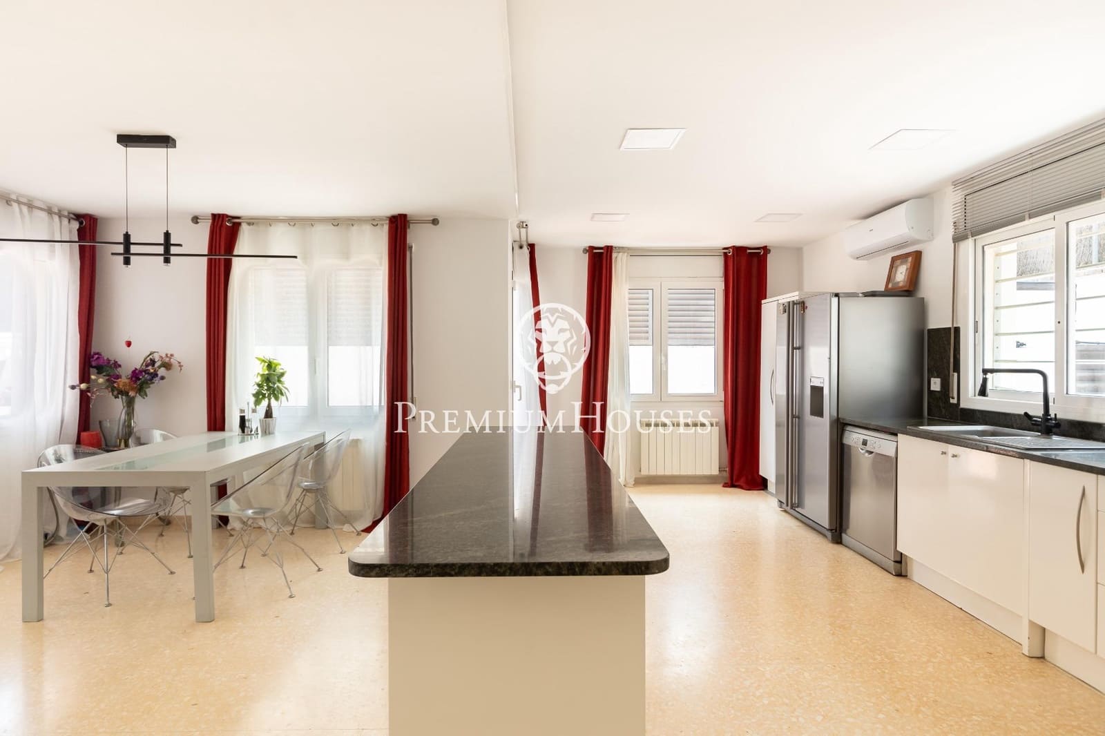5 bedroom Villa for sale in Alella with garage - € 1,175,000 (Ref: 9846234)