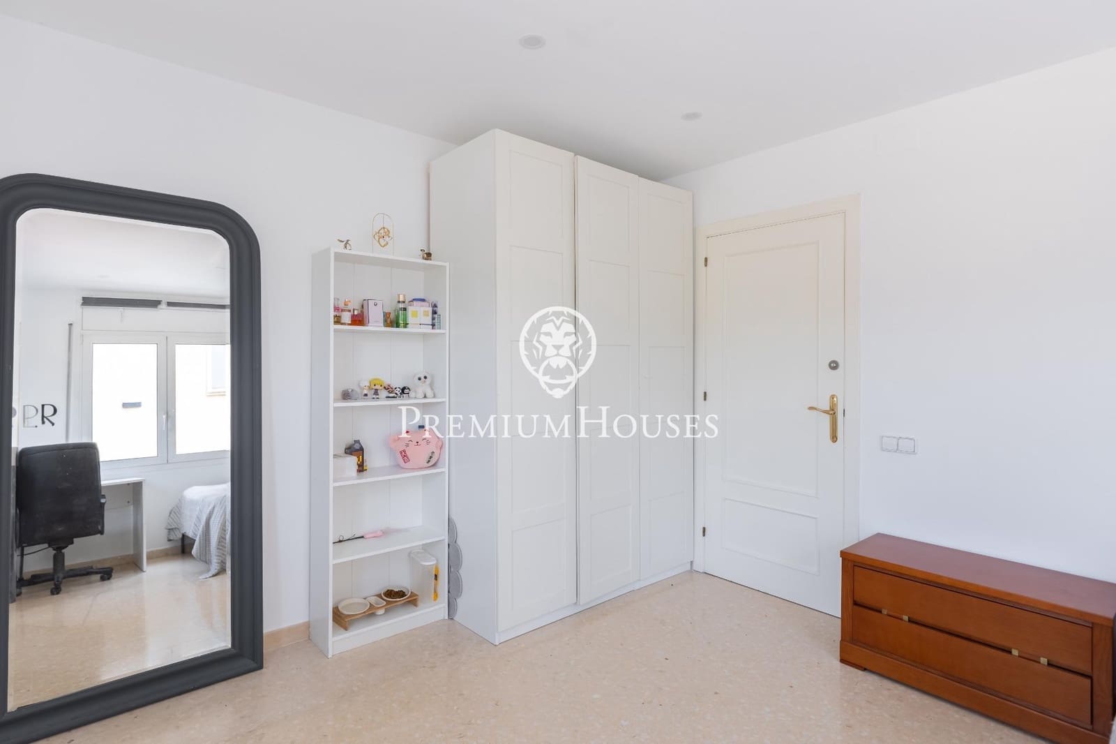 5 bedroom Villa for sale in Alella with garage - € 1,175,000 (Ref: 9846234)