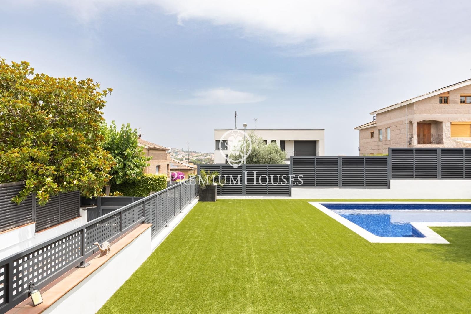 5 bedroom Villa for sale in Alella with garage - € 1,175,000 (Ref: 9846234)