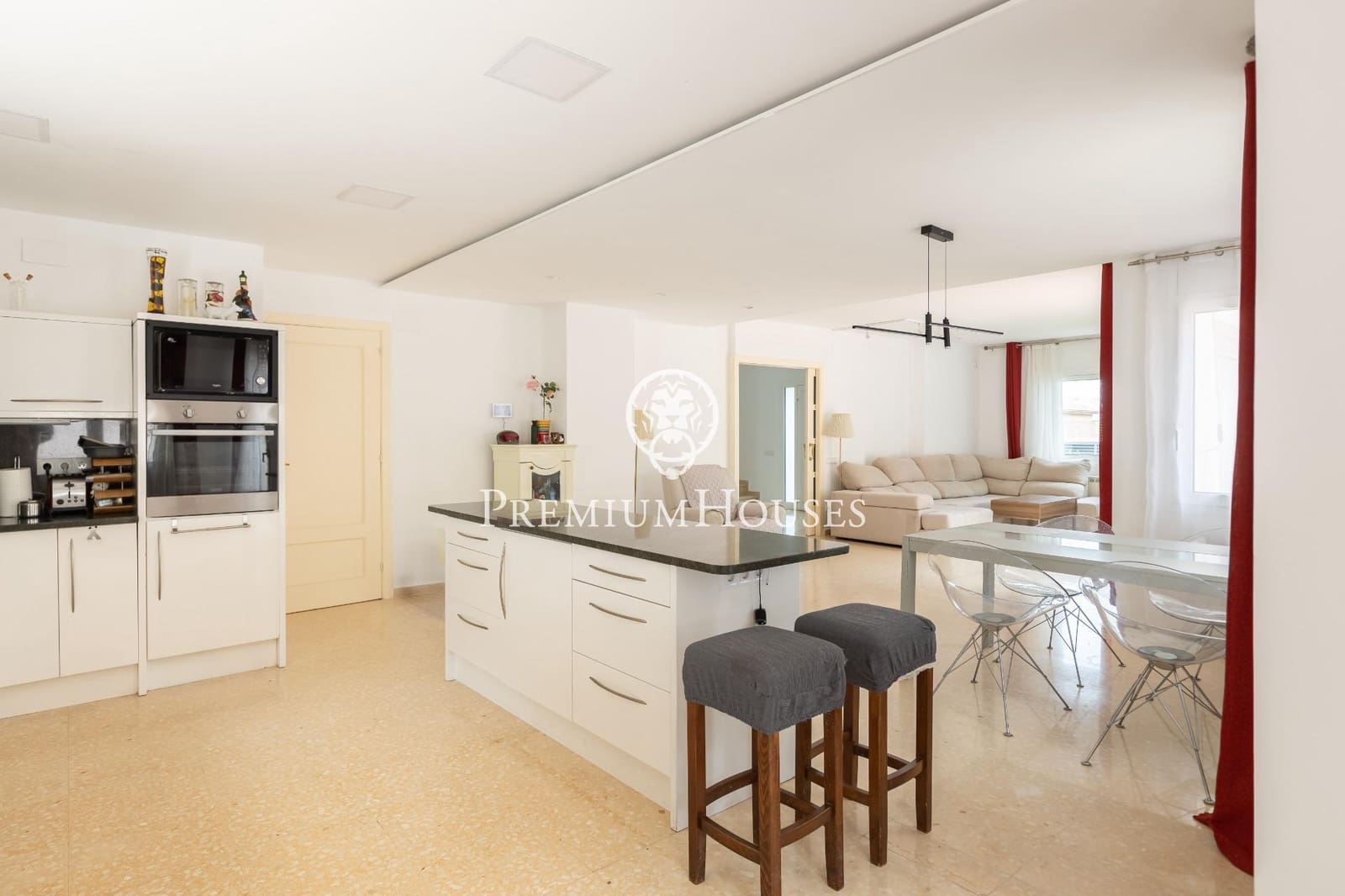 5 bedroom Villa for sale in Alella with garage - € 1,175,000 (Ref: 9846234)