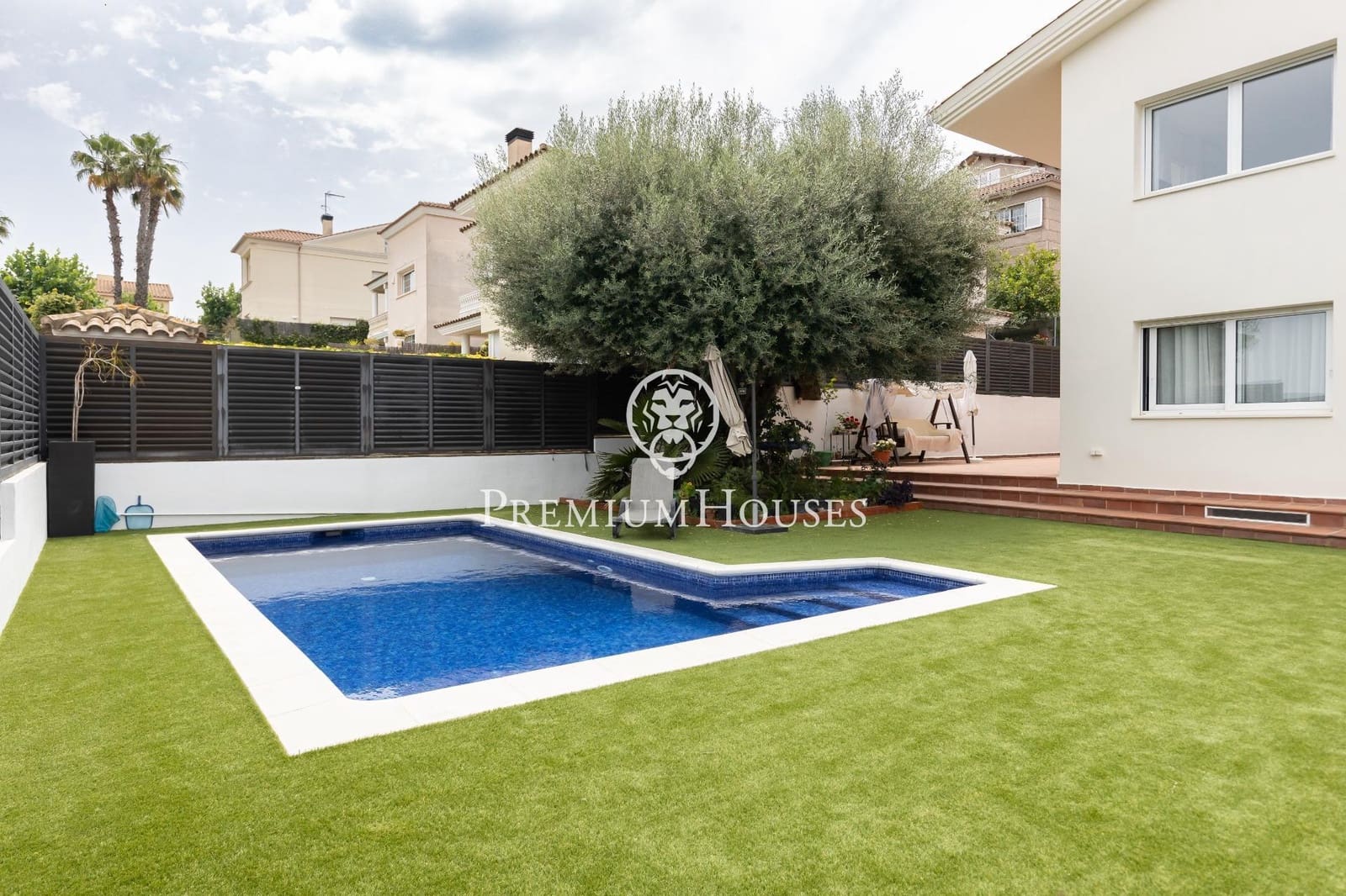5 bedroom Villa for sale in Alella with garage - € 1,175,000 (Ref: 9846234)
