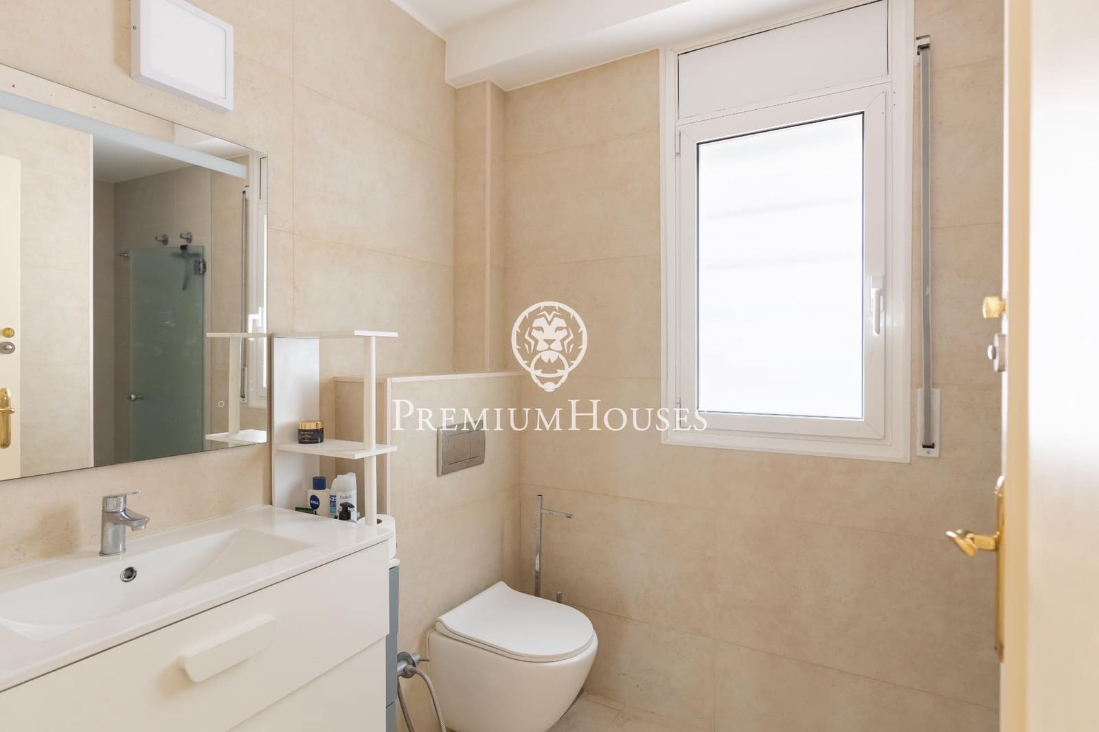 5 bedroom Villa for sale in Alella with garage - € 1,175,000 (Ref: 9846234)
