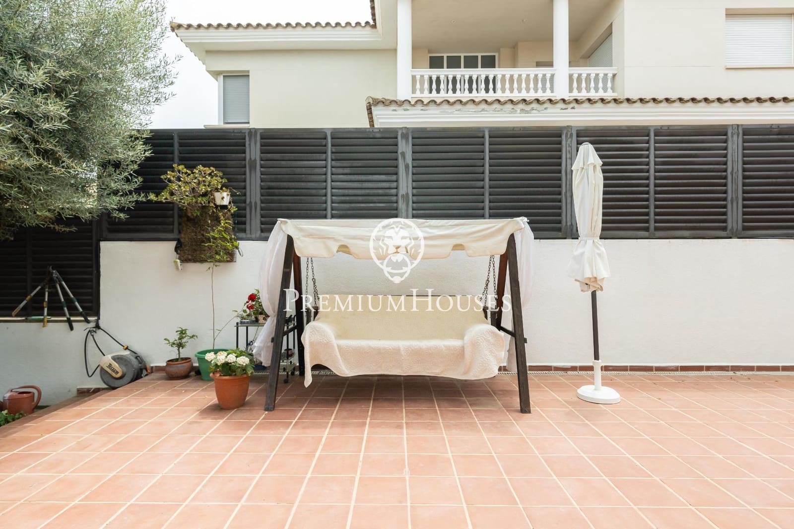 5 bedroom Villa for sale in Alella with garage - € 1,175,000 (Ref: 9846234)