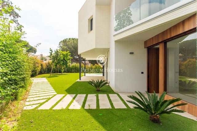 4 sypialnia Willa na sprzedaż w Vilassar de Dalt z basenem garażem - 1 790 000 € (Ref: 9846235)