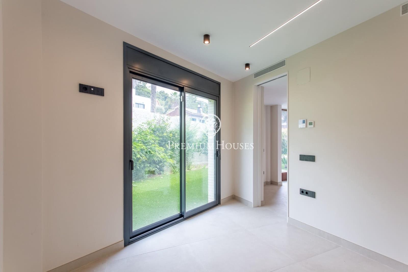 4 bedroom Villa for sale in Vilassar de Dalt with pool garage - € 1,790,000 (Ref: 9846235)