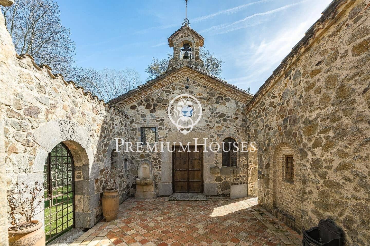 Finca/Casa Rural de 8 habitaciones en Cassà de la Selva en venta - 6.900.000 € (Ref: 9849367)