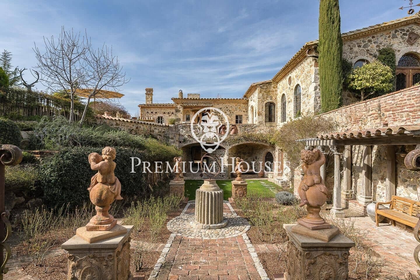 Finca/Casa Rural de 8 habitaciones en Cassà de la Selva en venta - 6.900.000 € (Ref: 9849367)