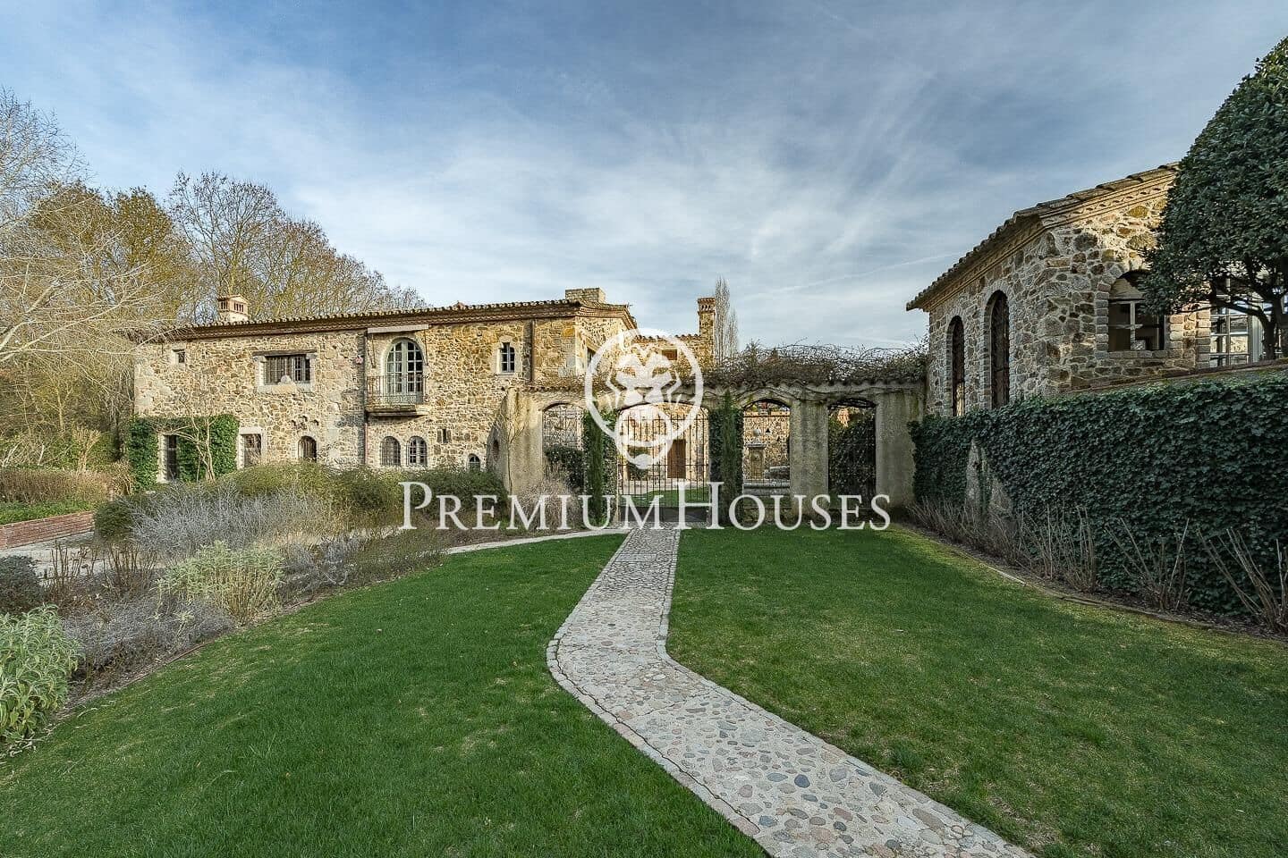 Finca/Casa Rural de 8 habitaciones en Cassà de la Selva en venta - 6.900.000 € (Ref: 9849367)