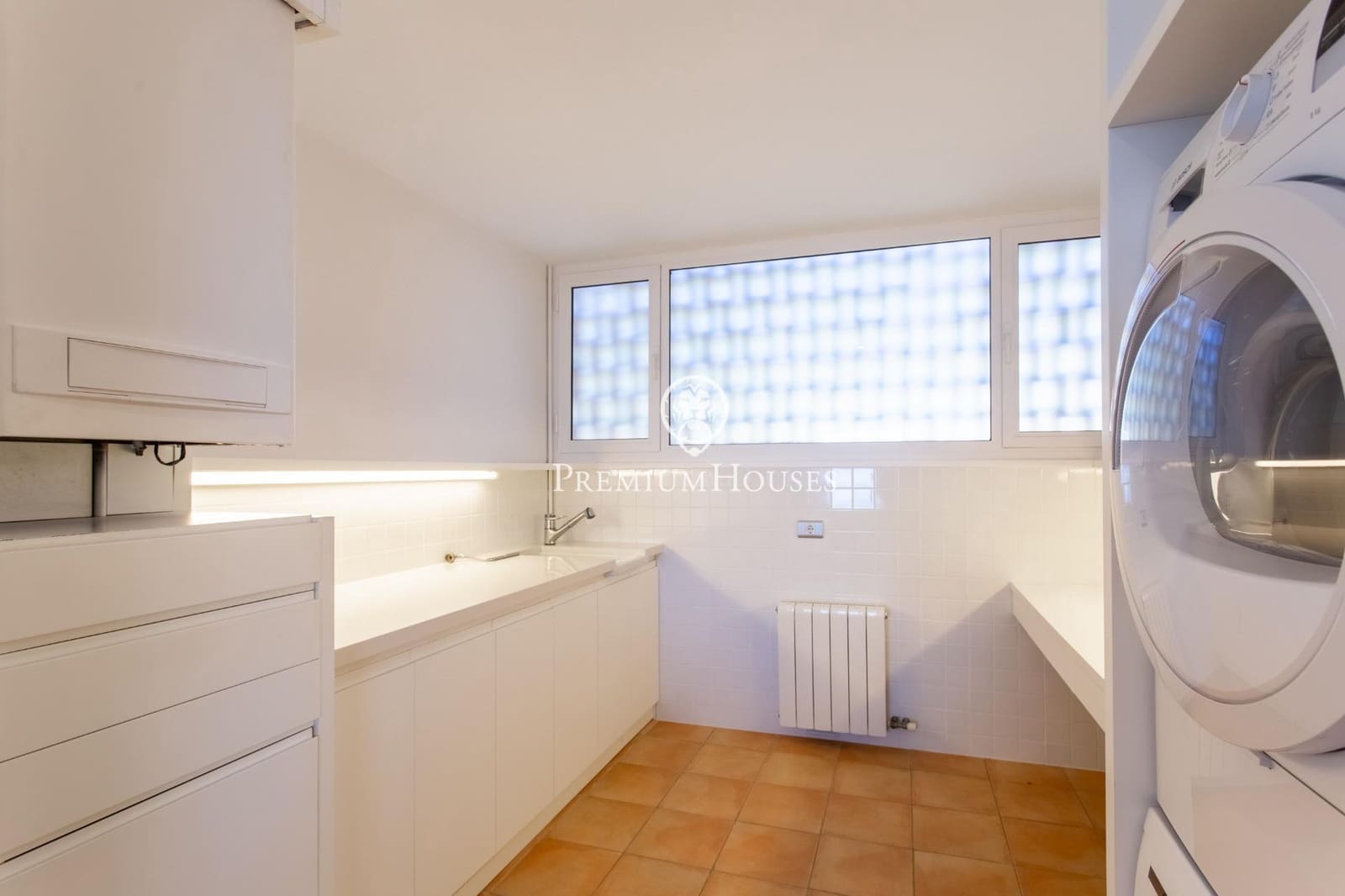 4 sovrum Takvåning att hyra i Vilassar de Dalt med pool garage - 3 000 € (Ref: 9851753)