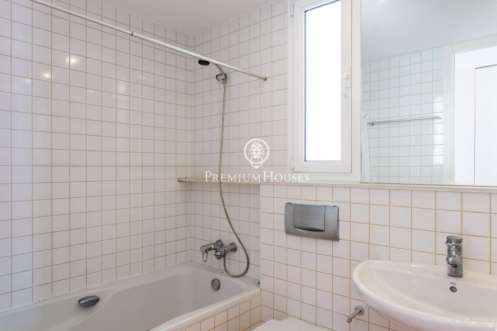 4 sovrum Takvåning att hyra i Vilassar de Dalt med pool garage - 3 000 € (Ref: 9851753)