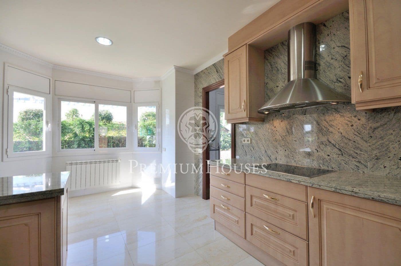 4 quarto Moradia para venda em Sant Vicenc de Montalt com piscina garagem - 1 420 000 € (Ref: 9861867)