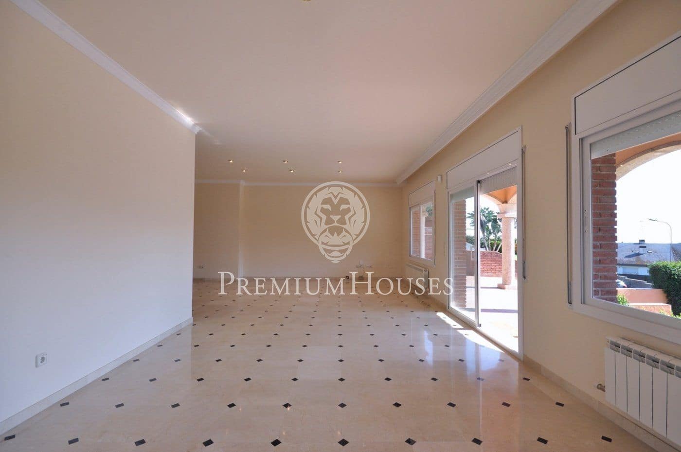 4 quarto Moradia para venda em Sant Vicenc de Montalt com piscina garagem - 1 420 000 € (Ref: 9861867)