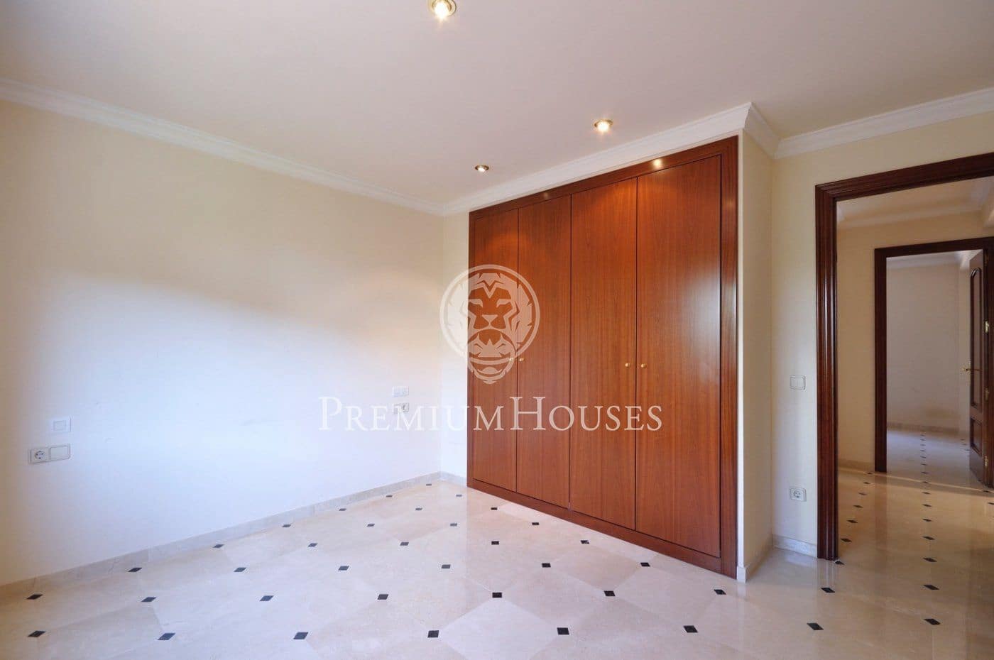 4 quarto Moradia para venda em Sant Vicenc de Montalt com piscina garagem - 1 420 000 € (Ref: 9861867)
