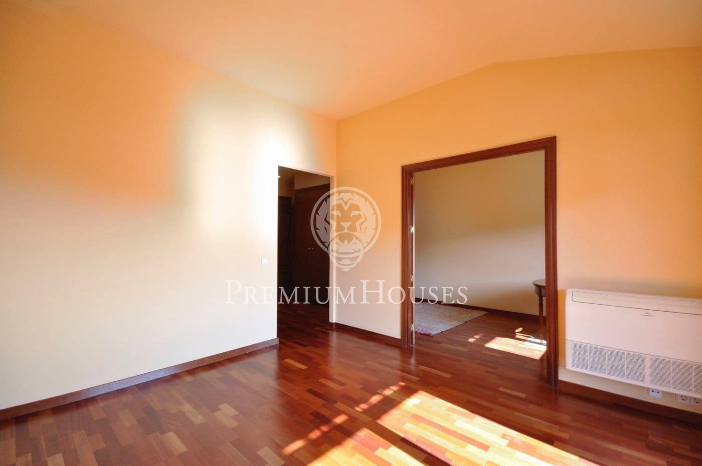 4 quarto Moradia para venda em Sant Vicenc de Montalt com piscina garagem - 1 420 000 € (Ref: 9861867)