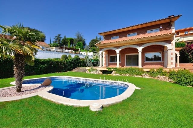 4 slaapkamer Villa te koop in Sant Vicenç de Montalt met zwembad garage - € 1.420.000 (Ref: 9861867)