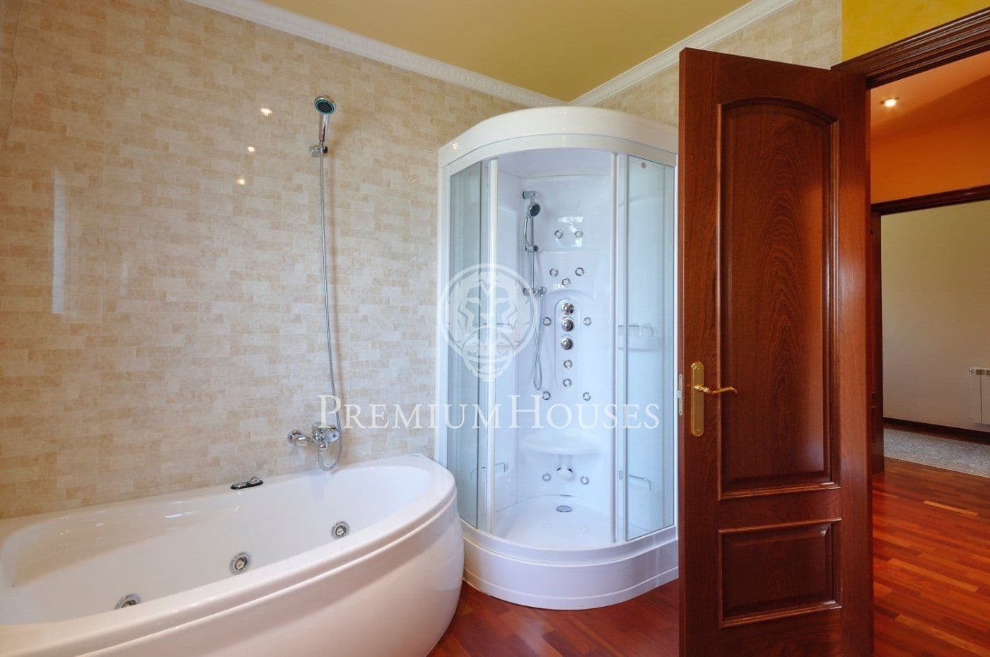 4 quarto Moradia para venda em Sant Vicenc de Montalt com piscina garagem - 1 420 000 € (Ref: 9861867)