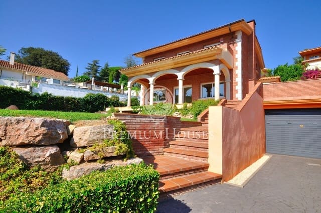 4 slaapkamer Villa te koop in Sant Vicenç de Montalt met zwembad garage - € 1.420.000 (Ref: 9861867)