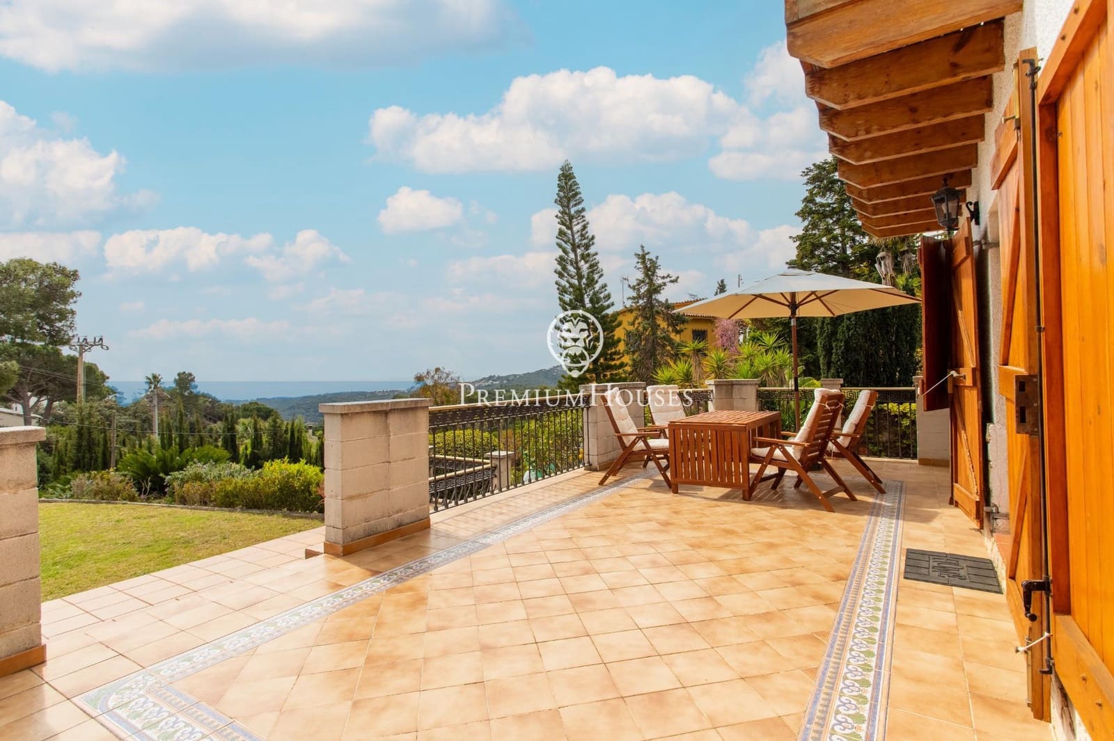 5 slaapkamer Villa te huur in Sant Cebria de Vallalta met zwembad garage - € 2.150 (Ref: 9861868)