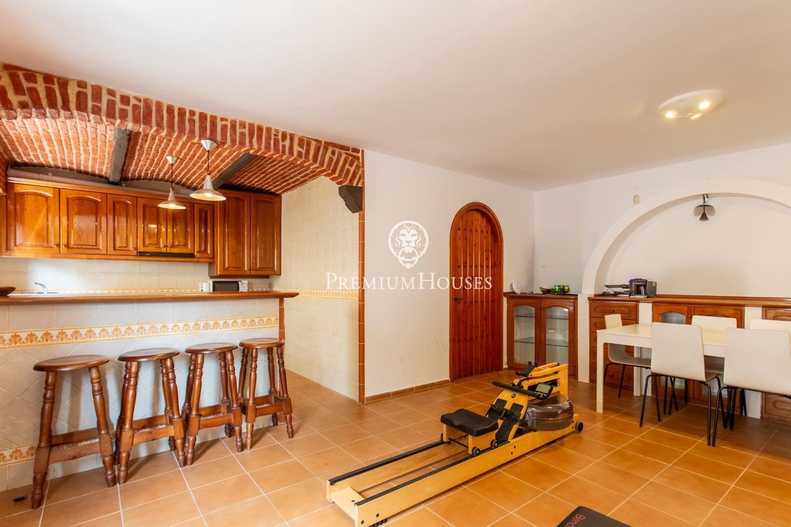 5 slaapkamer Villa te huur in Sant Cebria de Vallalta met zwembad garage - € 2.150 (Ref: 9861868)