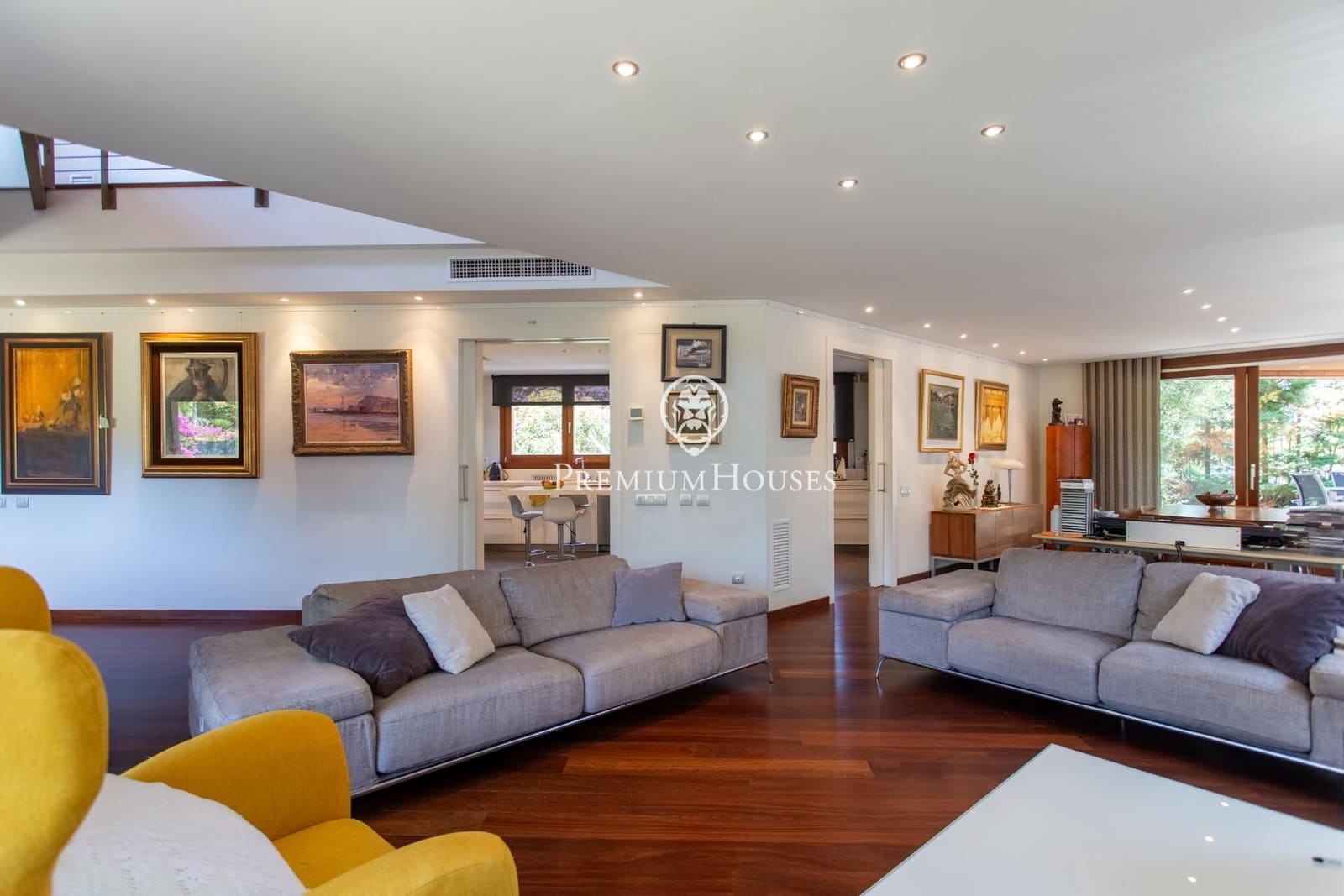 4 bedroom Villa for sale in Cabrera de Mar with garage - € 1,420,000 (Ref: 9876417)