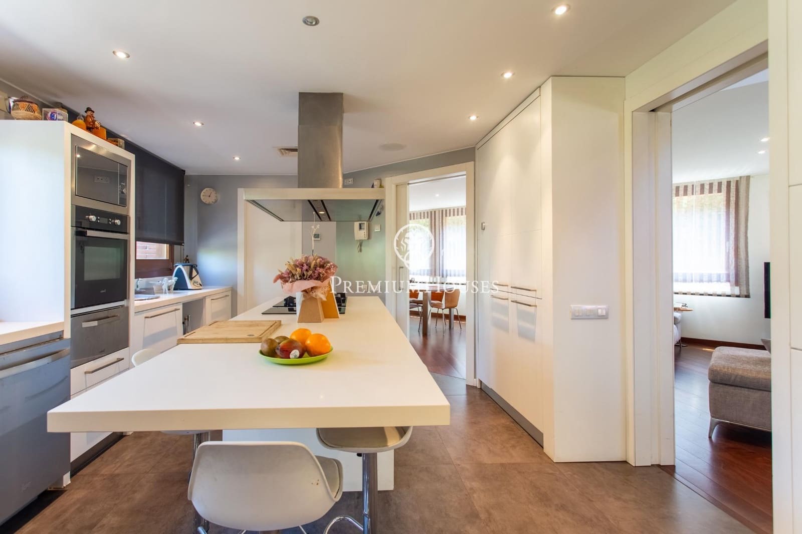 4 bedroom Villa for sale in Cabrera de Mar with garage - € 1,420,000 (Ref: 9876417)