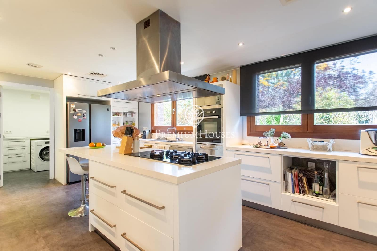 4 bedroom Villa for sale in Cabrera de Mar with garage - € 1,420,000 (Ref: 9876417)