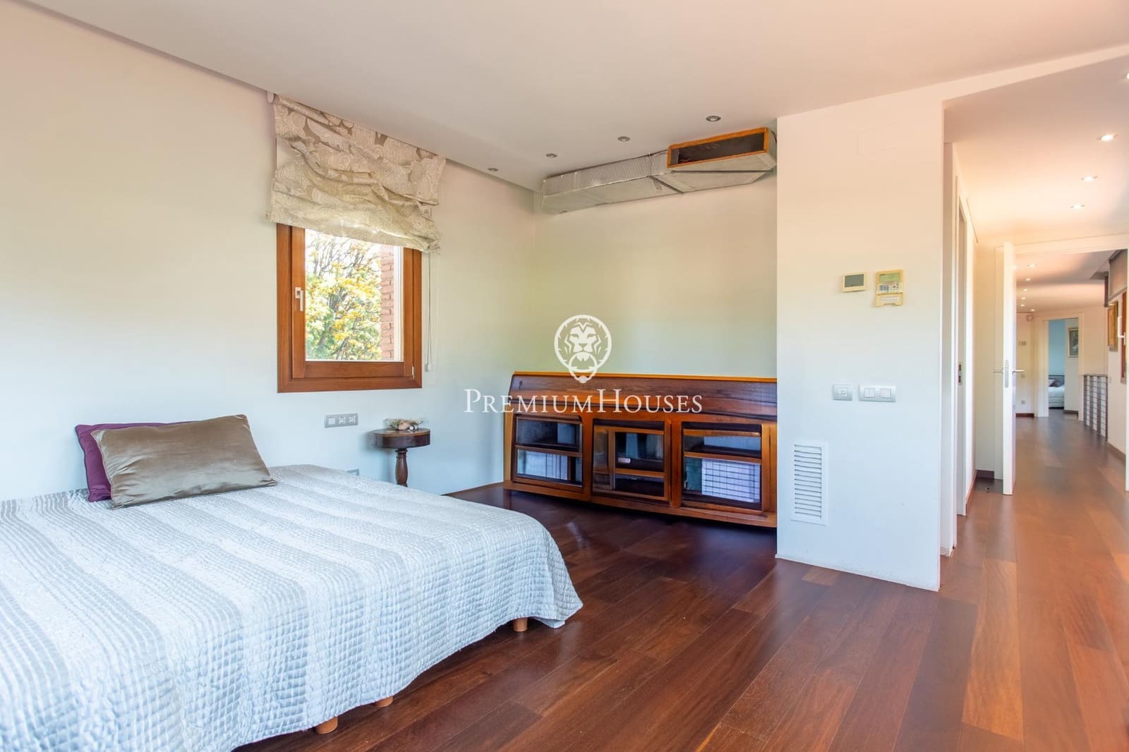 4 bedroom Villa for sale in Cabrera de Mar with garage - € 1,420,000 (Ref: 9876417)