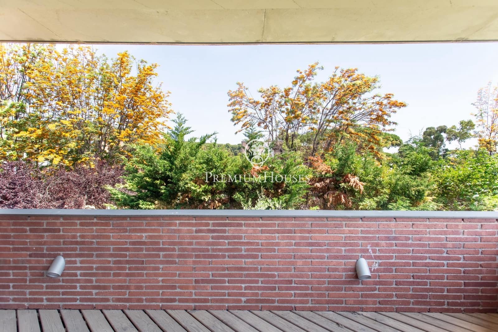 4 bedroom Villa for sale in Cabrera de Mar with garage - € 1,420,000 (Ref: 9876417)