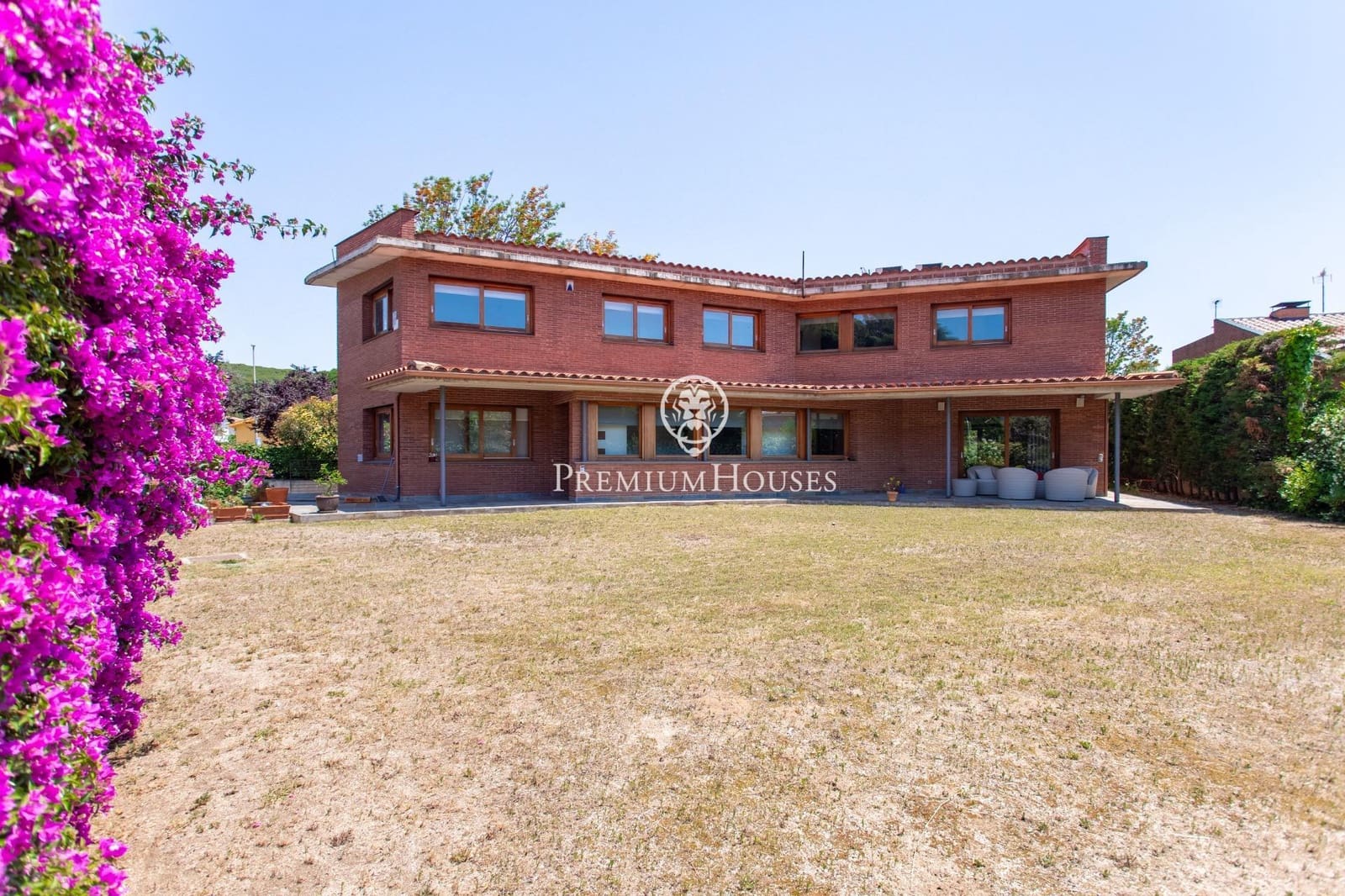 4 bedroom Villa for sale in Cabrera de Mar with garage - € 1,420,000 (Ref: 9876417)
