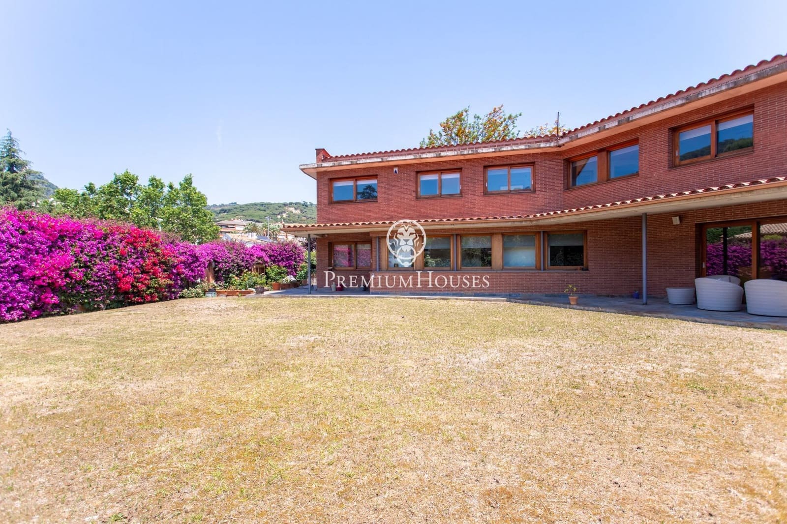 4 bedroom Villa for sale in Cabrera de Mar with garage - € 1,420,000 (Ref: 9876417)