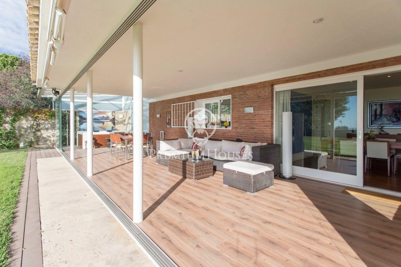 6 slaapkamer Villa te koop in Sant Vicenc de Montalt met zwembad garage - € 1.750.000 (Ref: 9890373)
