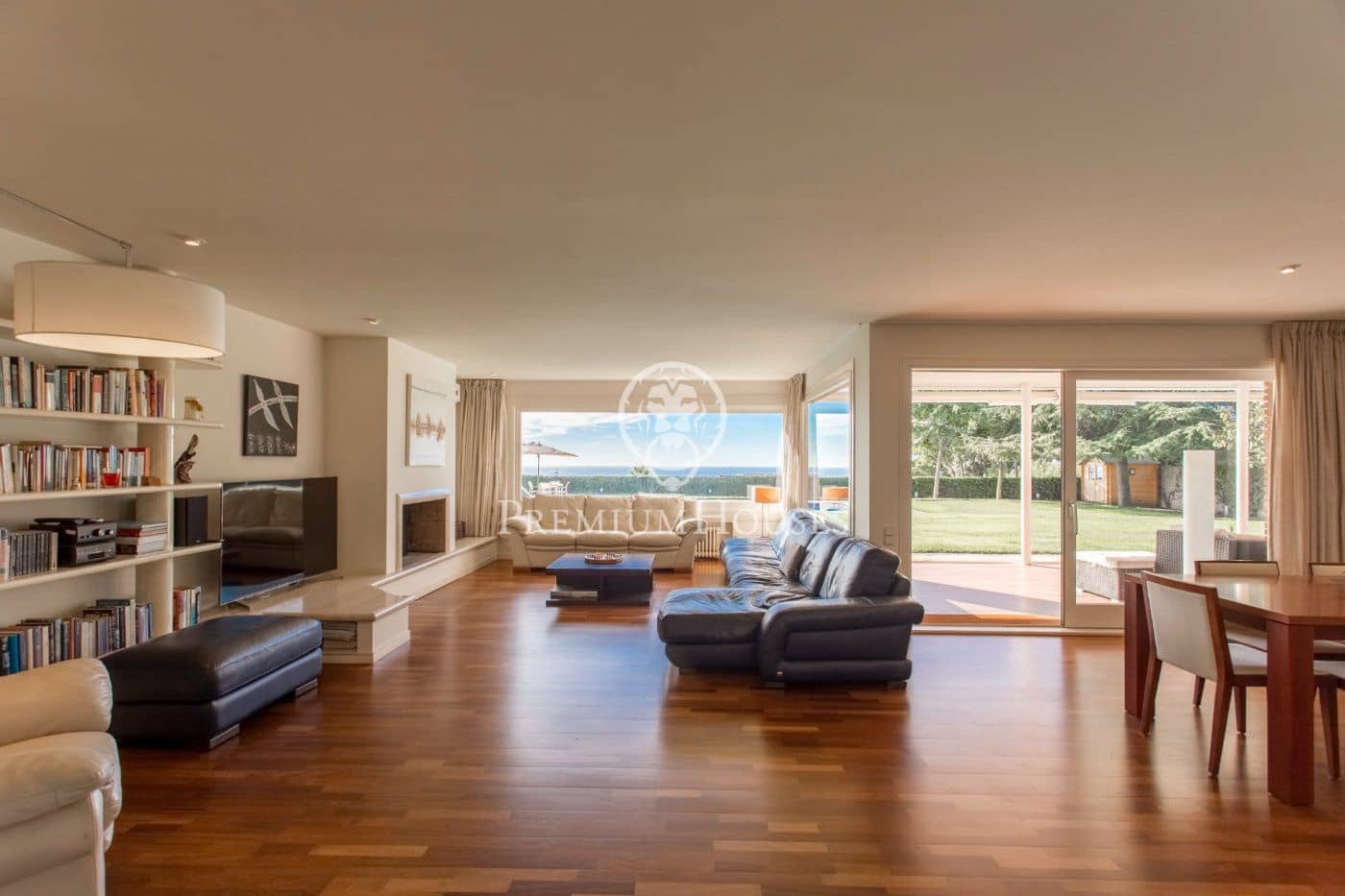 6 slaapkamer Villa te koop in Sant Vicenc de Montalt met zwembad garage - € 1.750.000 (Ref: 9890373)