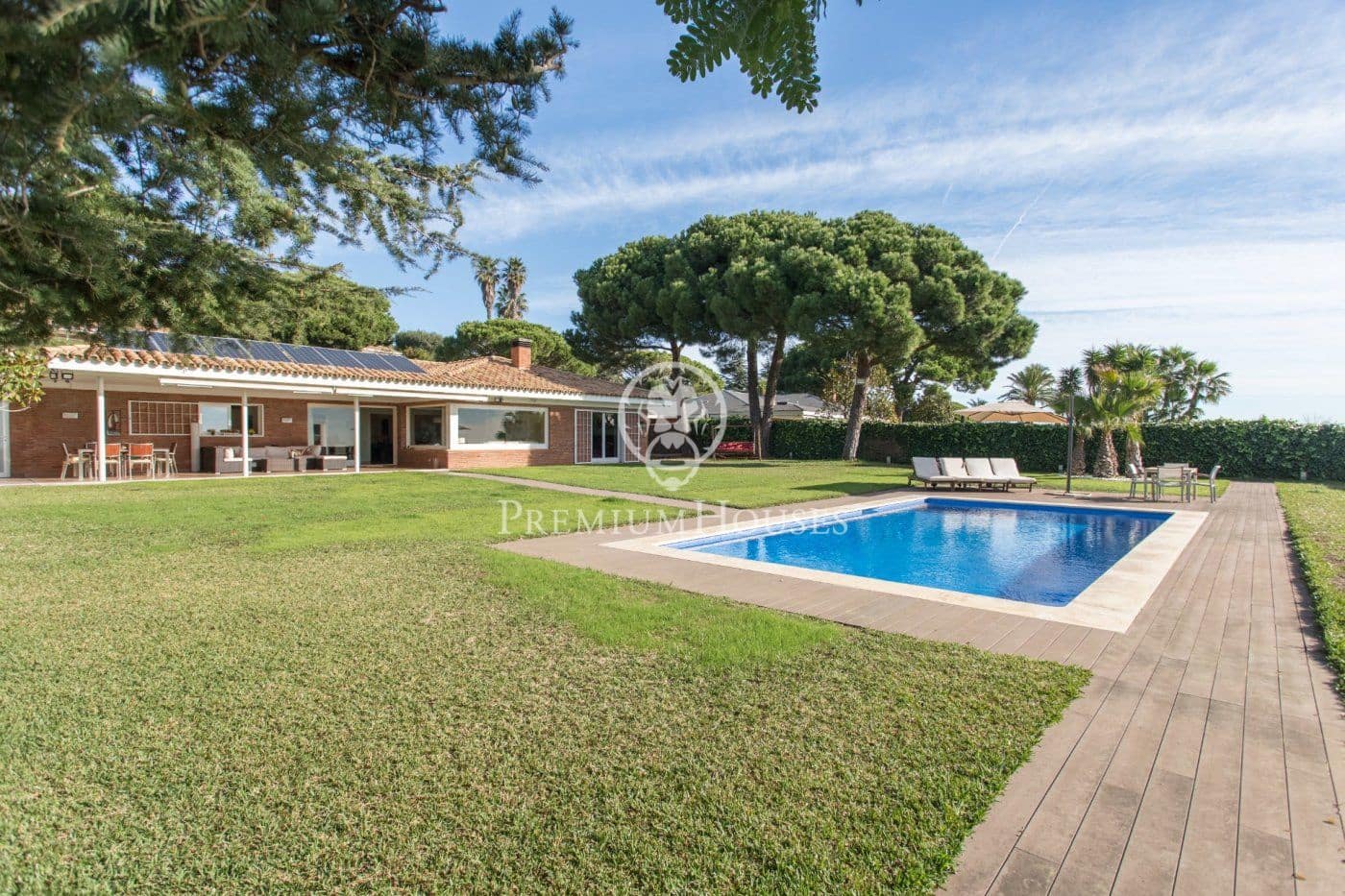 6 slaapkamer Villa te koop in Sant Vicenc de Montalt met zwembad garage - € 1.750.000 (Ref: 9890373)
