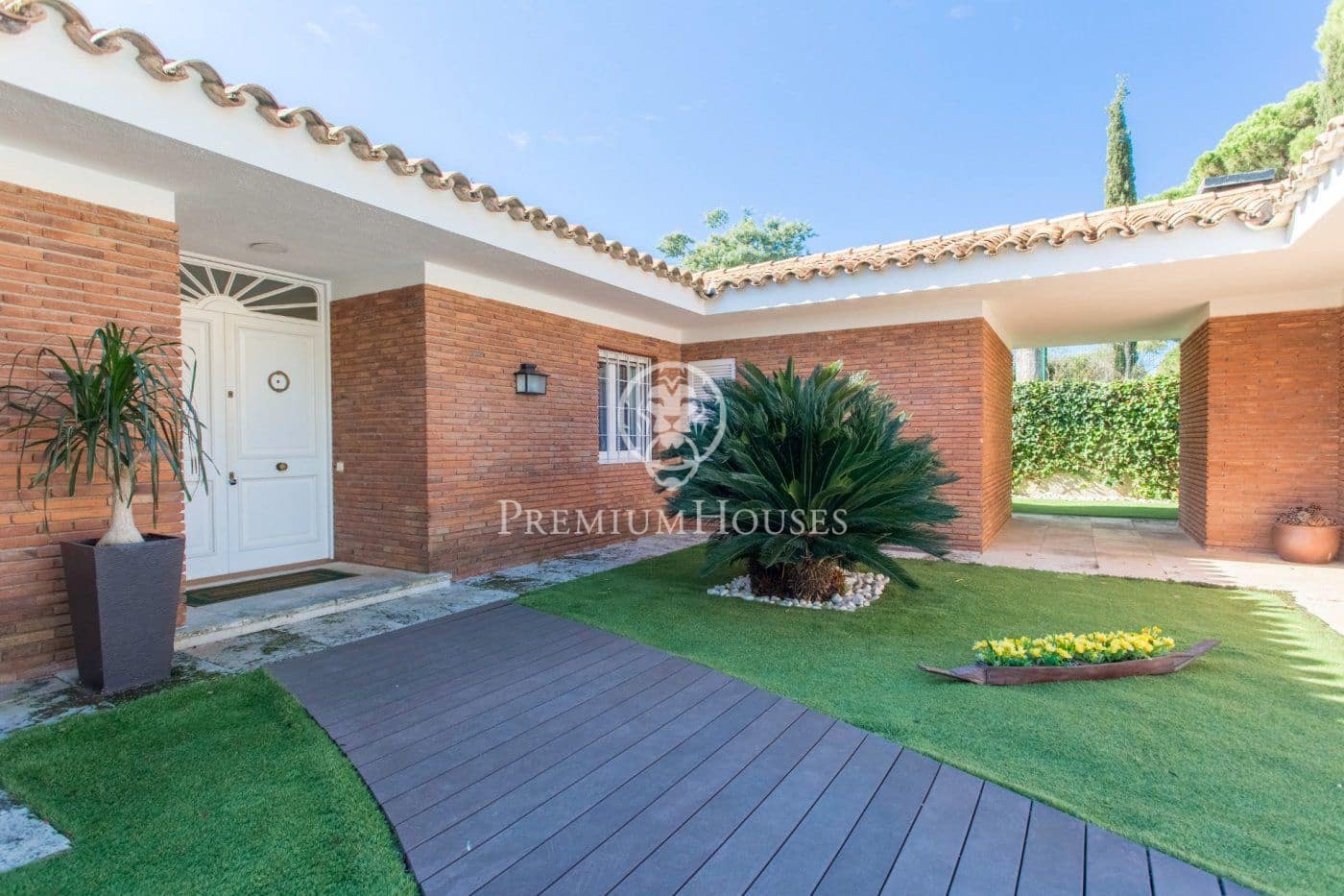 6 slaapkamer Villa te koop in Sant Vicenc de Montalt met zwembad garage - € 1.750.000 (Ref: 9890373)