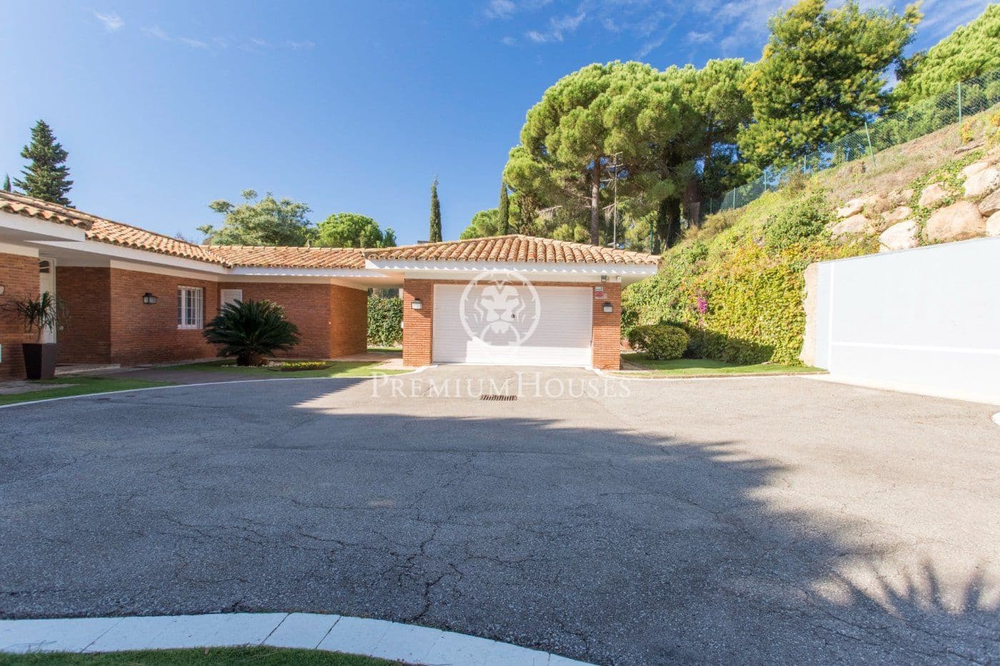 6 slaapkamer Villa te koop in Sant Vicenc de Montalt met zwembad garage - € 1.750.000 (Ref: 9890373)