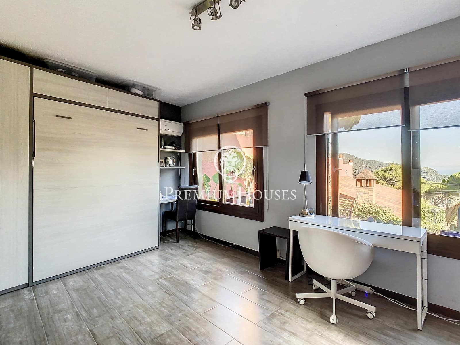 5 bedroom Villa for sale in Sant Cebria de Vallalta with pool - € 650,000 (Ref: 9896332)