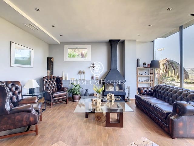 5 bedroom Villa for sale in Sant Cebrià de Vallalta with pool - € 650,000 (Ref: 9896332)