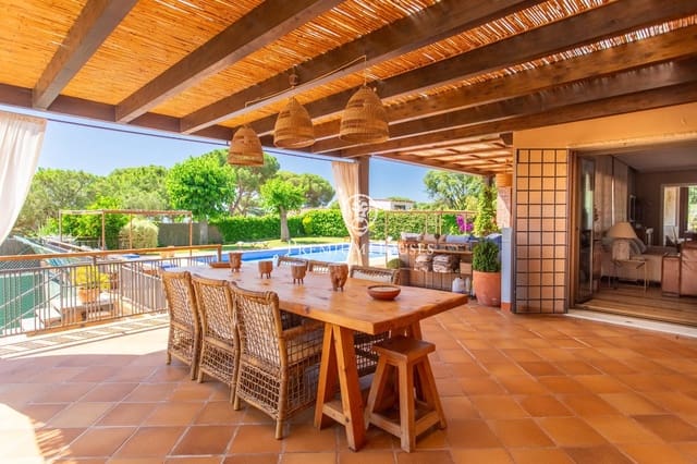 4 sovrum Villa till salu i Sant Andreu de Llavaneres med pool garage - 1 595 000 € (Ref: 9903932)