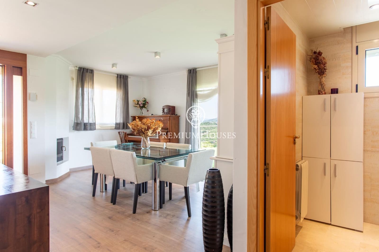 4 sypialnia Dom szeregowy na sprzedaż w Vallromanes z basenem garażem - 775 000 € (Ref: 9908038)