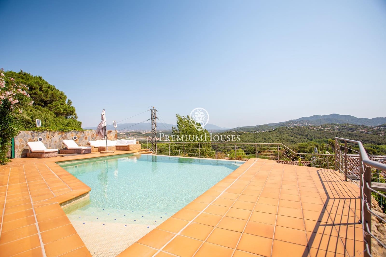 4 sypialnia Dom szeregowy na sprzedaż w Vallromanes z basenem garażem - 775 000 € (Ref: 9908038)