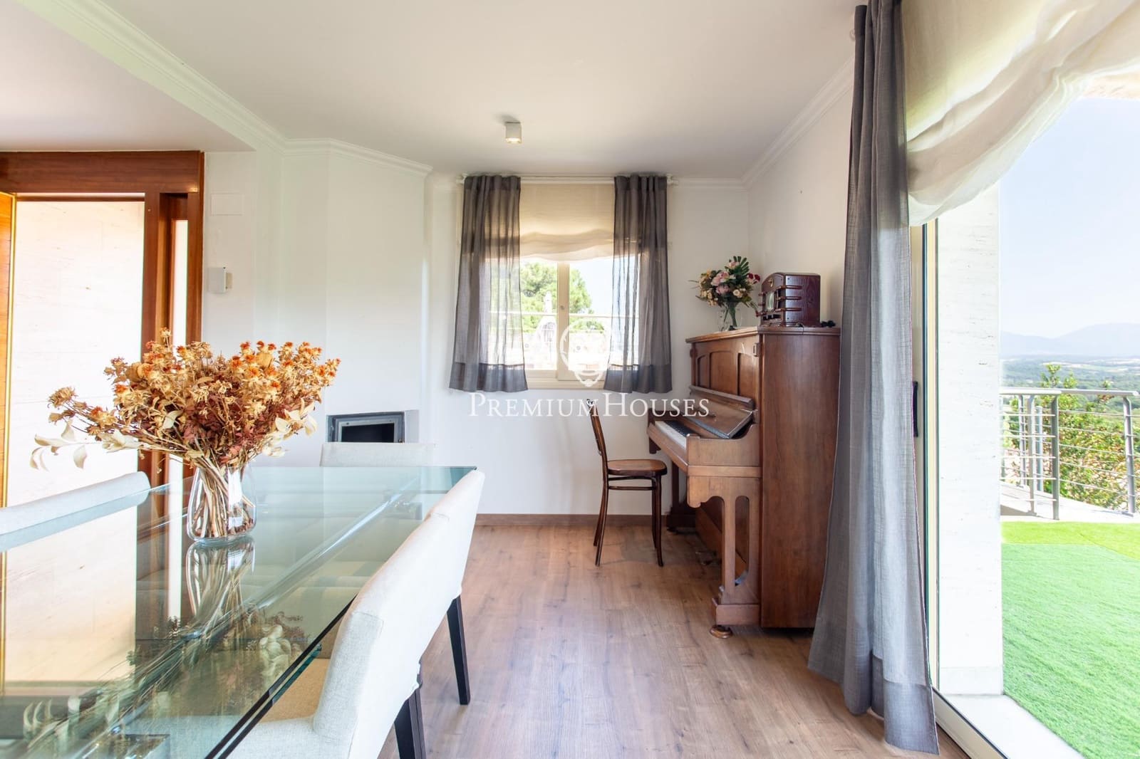 4 sypialnia Dom szeregowy na sprzedaż w Vallromanes z basenem garażem - 775 000 € (Ref: 9908038)