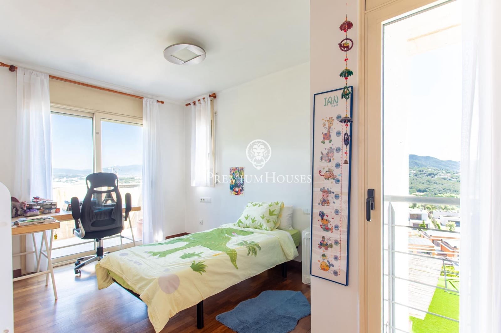 4 sypialnia Dom szeregowy na sprzedaż w Vallromanes z basenem garażem - 775 000 € (Ref: 9908038)