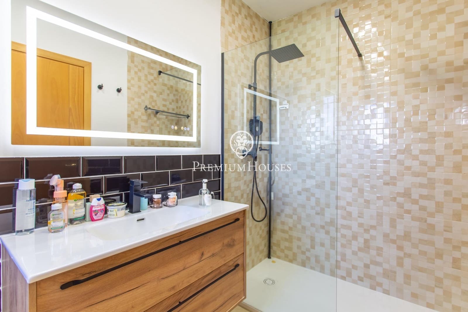4 sypialnia Dom szeregowy na sprzedaż w Vallromanes z basenem garażem - 775 000 € (Ref: 9908038)